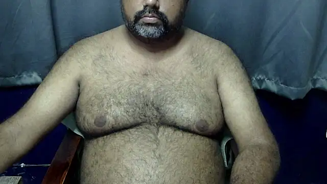 Snapshot of hairysubcub_70 chatting on June 29, 10:48 am hairysubcub 70 online show from June 29, 10:48 am