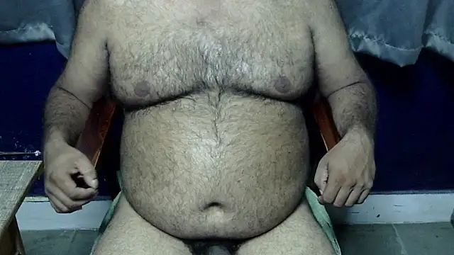 Snapshot of hairysubcub_70 chatting on July 9, 4:17 pm hairysubcub 70 online show from July 9, 4:17 pm