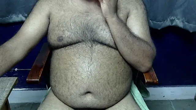 Snapshot of hairysubcub_70 chatting on May 31, 6:08 am hairysubcub 70 online show from May 31, 6:08 am