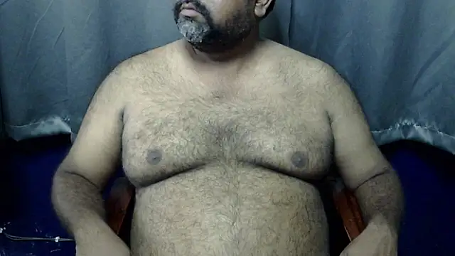 Snapshot of hairysubcub_70 chatting on October 6, 6:47 am hairysubcub 70 online show from October 6, 6:47 am