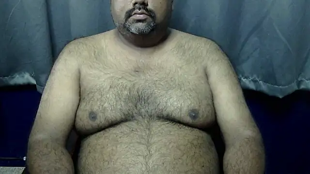 Snapshot of hairysubcub_70 chatting on October 31, 3:47 am hairysubcub 70 online show from October 31, 3:47 am