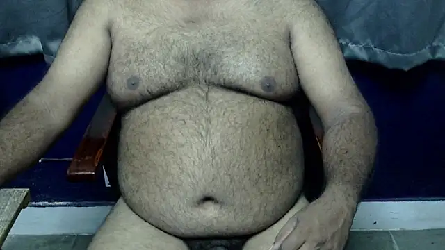 Snapshot of hairysubcub_70 chatting on October 30, 3:38 am hairysubcub 70 online show from October 30, 3:38 am