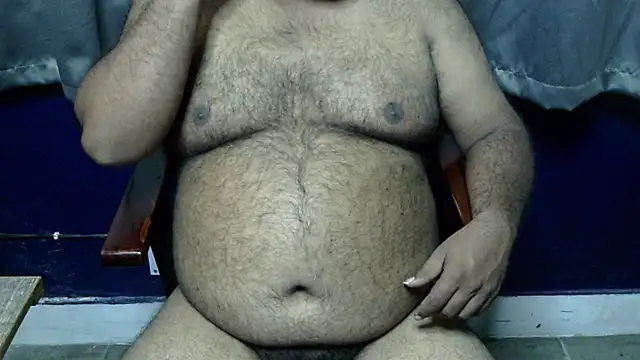 Snapshot of hairysubcub_70 chatting on November 9, 5:44 am hairysubcub 70 online show from November 9, 5:44 am