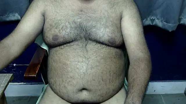 Snapshot of hairysubcub_70 chatting on June 26, 8:20 am hairysubcub 70 online show from June 26, 8:20 am