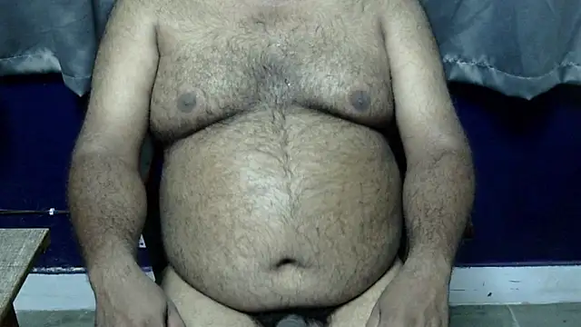 Snapshot of hairysubcub_70 chatting on October 31, 3:52 pm hairysubcub 70 online show from October 31, 3:52 pm