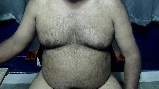 Snapshot of hairysubcub_70 chatting on November 4, 6:44 pm hairysubcub 70 online show from November 4, 6:44 pm