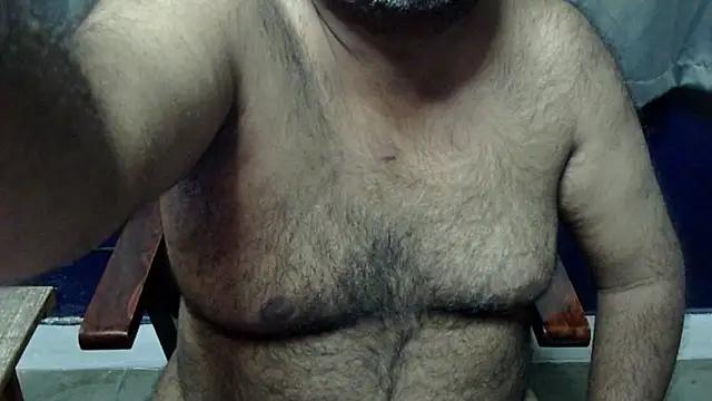 Snapshot of hairysubcub_70 chatting on November 8, 7:23 am hairysubcub 70 online show from November 8, 7:23 am
