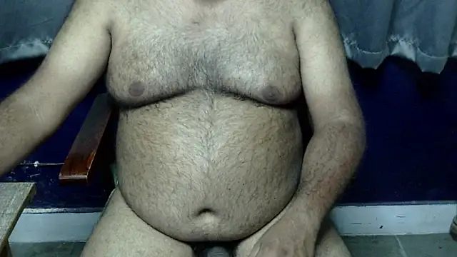 Snapshot of hairysubcub_70 chatting on April 28, 6:12 pm hairysubcub 70 online show from April 28, 6:12 pm