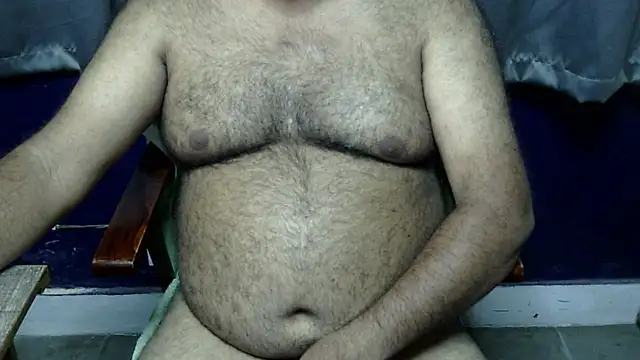 Snapshot of hairysubcub_70 chatting on June 17, 6:24 am hairysubcub 70 online show from June 17, 6:24 am