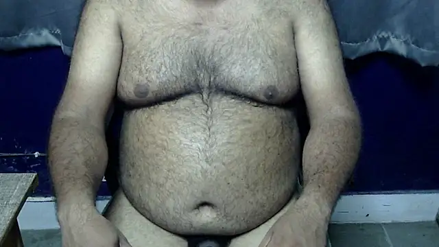 Snapshot of hairysubcub_70 chatting on June 1, 6:13 am hairysubcub 70 online show from June 1, 6:13 am