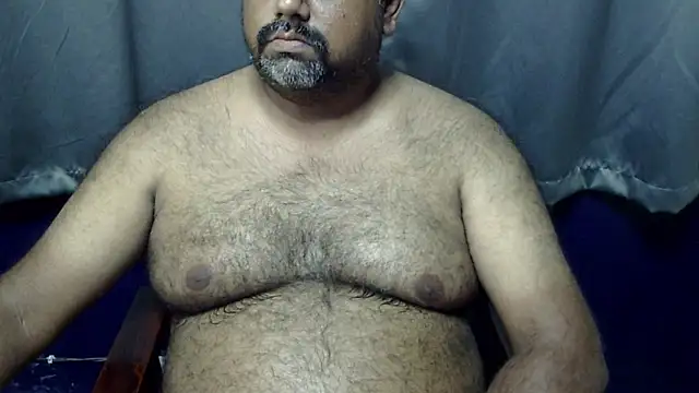 Snapshot of hairysubcub_70 chatting on May 6, 7:34 am hairysubcub 70 online show from May 6, 7:34 am