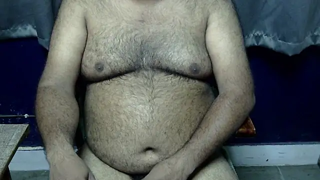 Snapshot of hairysubcub_70 chatting on June 20, 6:29 am hairysubcub 70 online show from June 20, 6:29 am