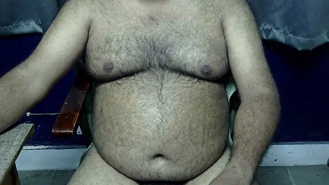 Snapshot of hairysubcub_70 chatting on June 19, 7:03 am hairysubcub 70 online show from June 19, 7:03 am
