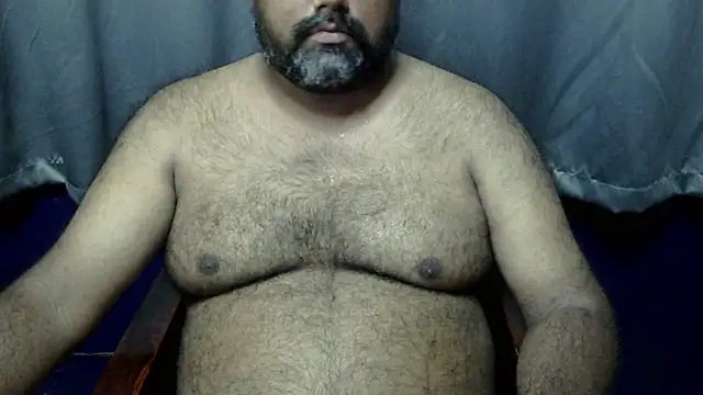 Snapshot of hairysubcub_70 chatting on October 17, 8:06 am hairysubcub 70 online show from October 17, 8:06 am