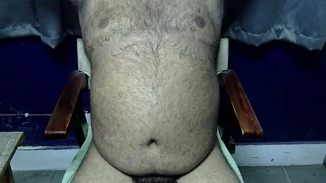 Snapshot of hairysubcub_70 chatting on June 10, 6:03 am hairysubcub 70 online show from June 10, 6:03 am