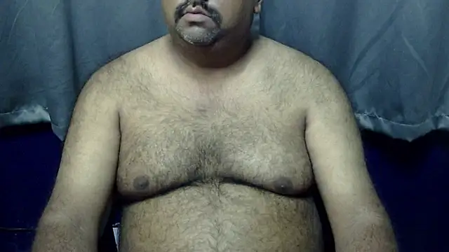 Snapshot of hairysubcub_70 chatting on October 26, 5:30 am hairysubcub 70 online show from October 26, 5:30 am