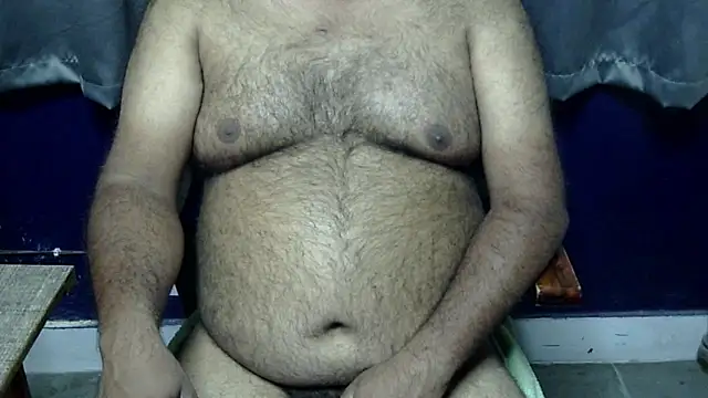 Snapshot of hairysubcub_70 chatting on May 10, 3:32 am hairysubcub 70 online show from May 10, 3:32 am