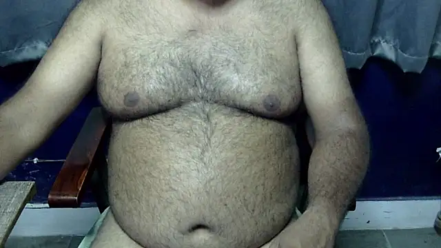 Snapshot of hairysubcub_70 chatting on April 24, 8:27 am hairysubcub 70 online show from April 24, 8:27 am