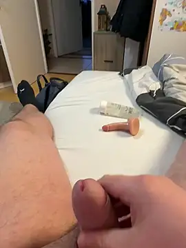 Tomi2244 online show from October 20, 3:45 pm