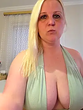 Mayci1984 online show from April 19, 10:27 am