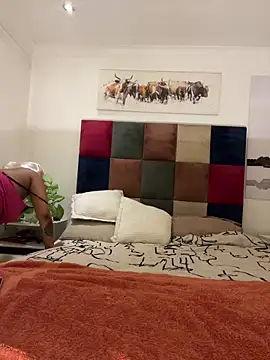 sexyTHANDO online show from March 4, 8:05 pm