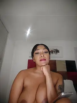 Snapshot of sexyTHANDO chatting on March 21, 12:40 am sexyTHANDO online show from March 21, 12:40 am