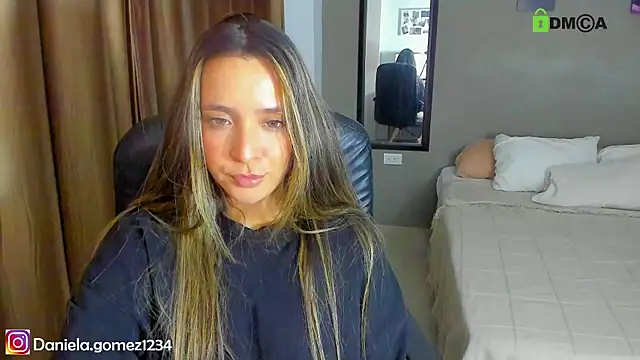 Snapshot of Danielacams chatting on September 17, 3:30 am Danielacams online show from September 17, 3:30 am