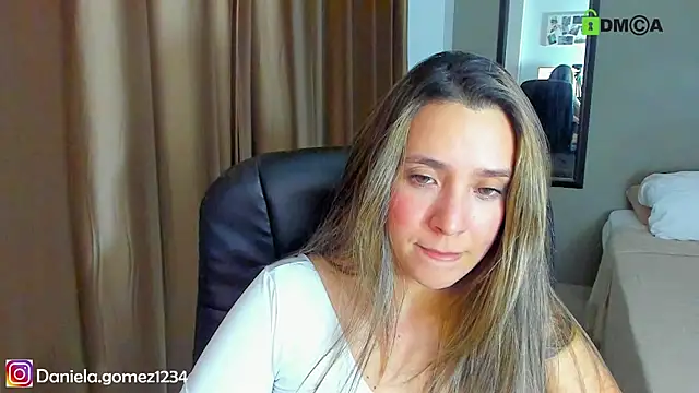 Snapshot of Danielacams chatting on January 31, 3:30 am Danielacams online show from January 31, 3:30 am
