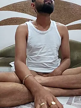 Snapshot of love4shownude chatting on March 11, 4:06 am love4shownude online show from March 11, 4:06 am