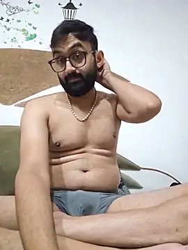 love4shownude online show from August 5, 5:18 pm