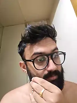 Snapshot of love4shownude chatting on January 14, 5:45 pm love4shownude online show from January 14, 5:45 pm