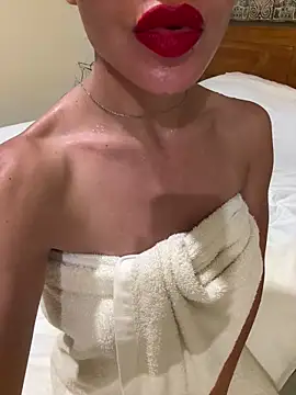 Snapshot of giagia96 chatting on January 12, 6:16 pm giagia96 online show from January 12, 6:16 pm