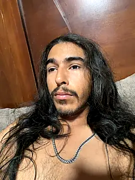 Snapshot of jrrichforever chatting on November 16, 11:59 am jrrichforever online show from November 16, 11:59 am