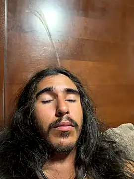 Snapshot of jrrichforever chatting on November 18, 3:21 am jrrichforever online show from November 18, 3:21 am