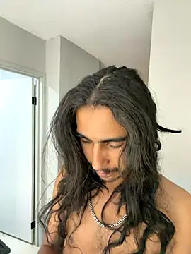 Snapshot of jrrichforever chatting on November 5, 4:37 am jrrichforever online show from November 5, 4:37 am