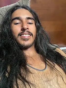 Snapshot of jrrichforever chatting on November 17, 3:54 am jrrichforever online show from November 17, 3:54 am