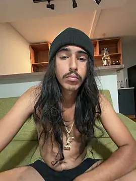 Snapshot of jrrichforever chatting on December 19, 5:26 pm jrrichforever online show from December 19, 5:26 pm