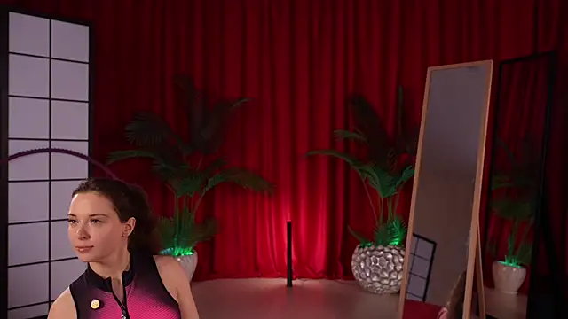 KittyCaitlin online show from November 17, 7:51 pm