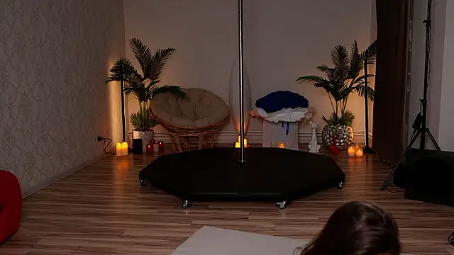 KittyCaitlin online show from March 7, 7:19 pm