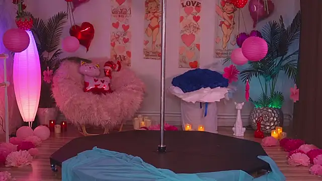 KittyCaitlin online show from February 16, 11:35 pm