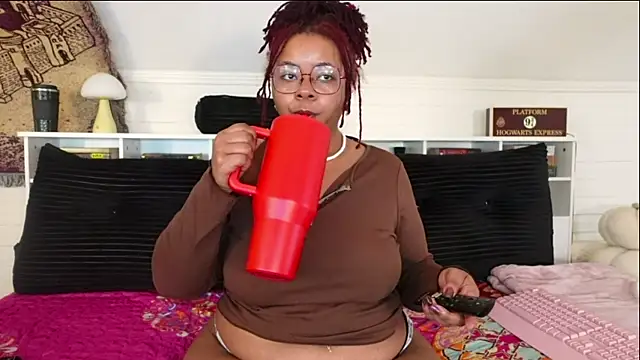 -khayaparker online show from March 31, 8:11 pm