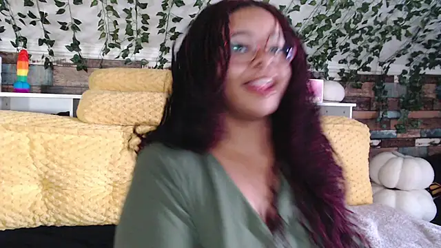Snapshot of -khayaparker chatting on February 10, 6:24 pm -khayaparker online show from February 10, 6:24 pm
