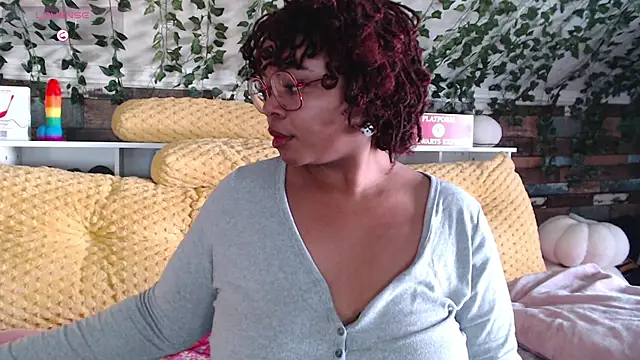 Snapshot of -khayaparker chatting on January 31, 6:57 pm -khayaparker online show from January 31, 6:57 pm