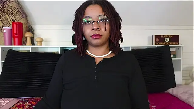 -khayaparker online show from February 19, 7:33 pm