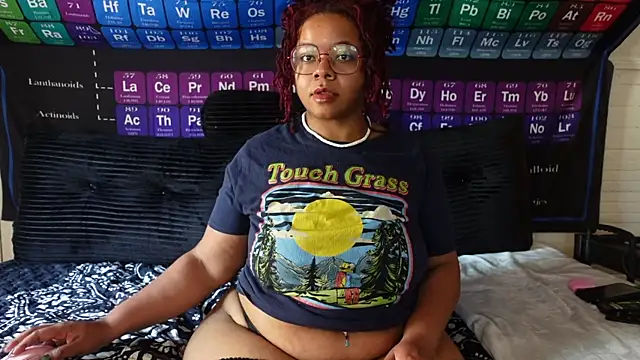 -khayaparker online show from April 12, 5:16 pm