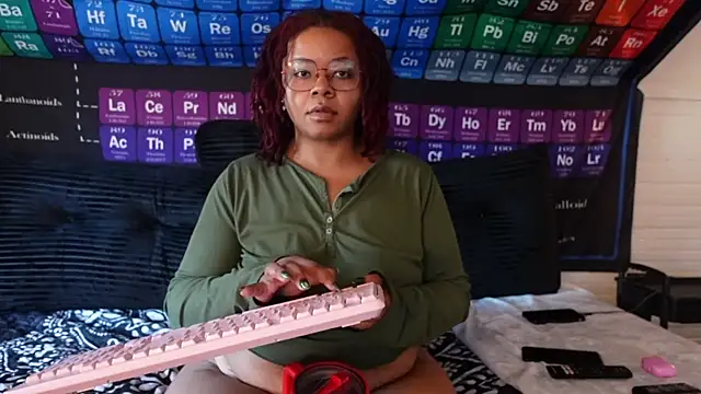 -khayaparker online show from April 10, 12:01 pm