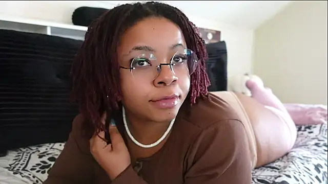 -khayaparker online show from February 25, 7:36 pm