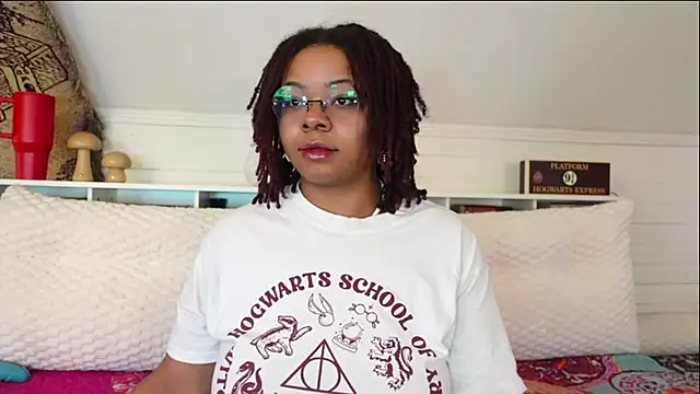 -khayaparker online show from February 6, 4:36 pm