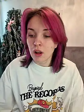 LazyTanukii online show from December 18, 4:09 am