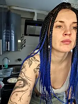 LazyTanukii online show from January 16, 6:50 am